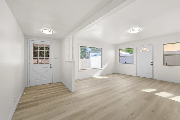 $3490 : Casa 3R/1B Winnetka 91306 image 3