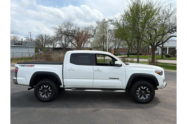 $40986 : Gold Certified 2021 Tacoma TR image 10