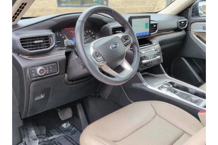 $33887 : Ford Explorer Hybrid 2022 AW image 10