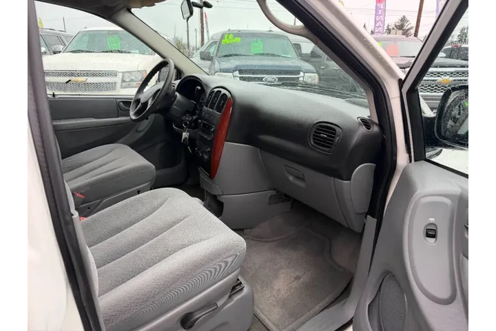 $4995 : 2006 Town and Country LX image 10