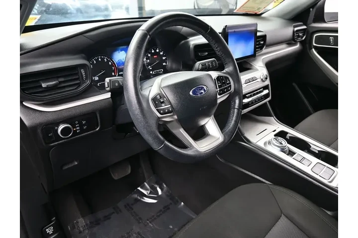 $23931 : Ford Explorer 2023 XLT 4dr S image 10