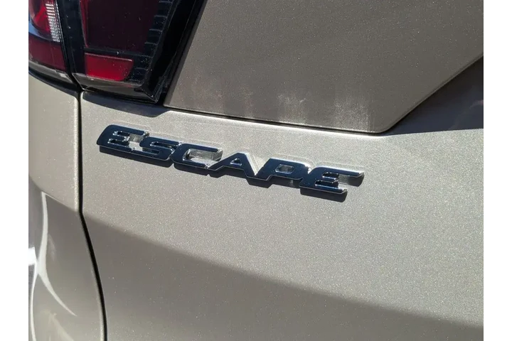 $14860 : Ford Escape 2018 AWD Titaniu image 7