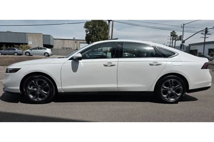 $23950 : 2025 Accord Hybrid EX-L image 3