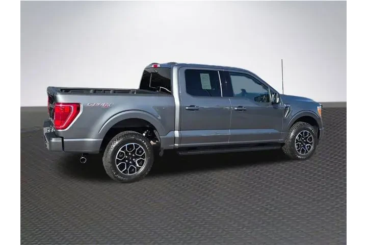 $35982 : Ford F-150 2023 4x4 XLT 4dr image 4