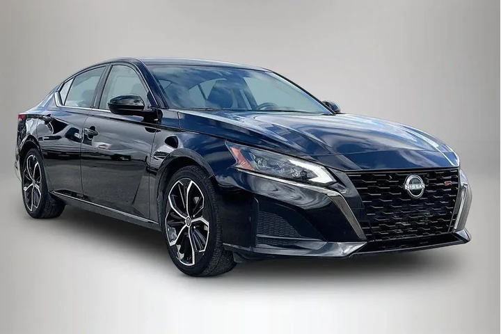 $18599 : Nissan Altima 2024 2.5 SR 4d image 1