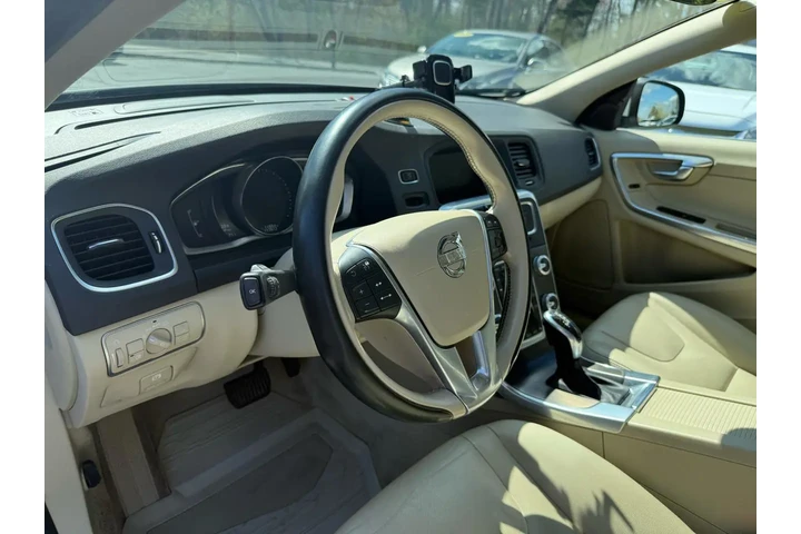 $12999 : 2015 S60 PLATINUM image 9