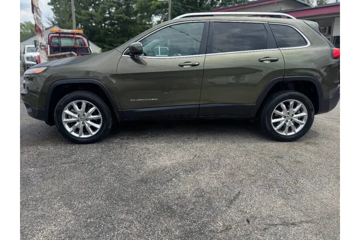 $9999 : 2016 Cherokee Limited image 4