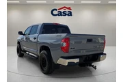 $29995 : Toyota Tundra 2018 4x4 SR5 4 thumbnail