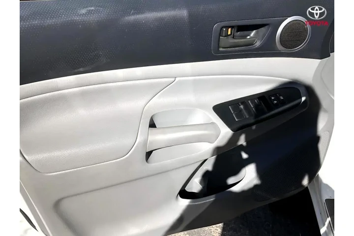 $23990 : 2013 Tacoma Double Cab V6 4WD image 10