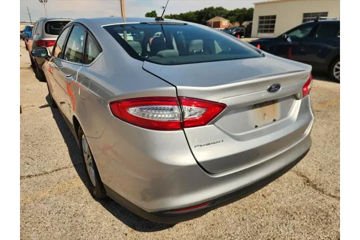 $9500 : Ford Fusion 2016 S 4dr Sedan image 2