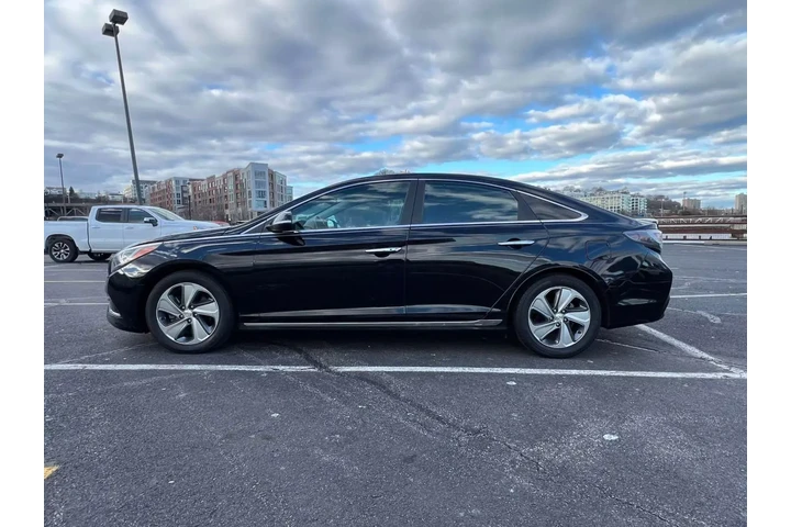 $9995 : 2016 HYUNDAI SONATA HYBRID LI image 6