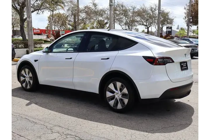 $35990 : Tesla Model Y 2024 AWD Long image 8