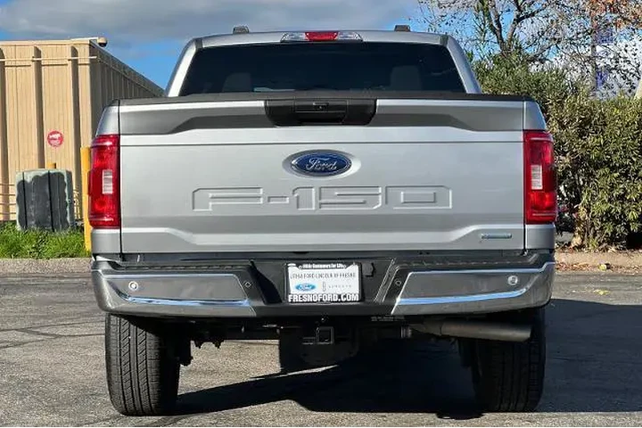 $35741 : Ford F-150 2023 4x4 XLT 4dr image 8