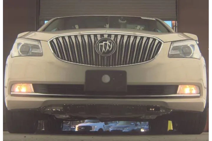 2016 LaCrosse Leather image 1