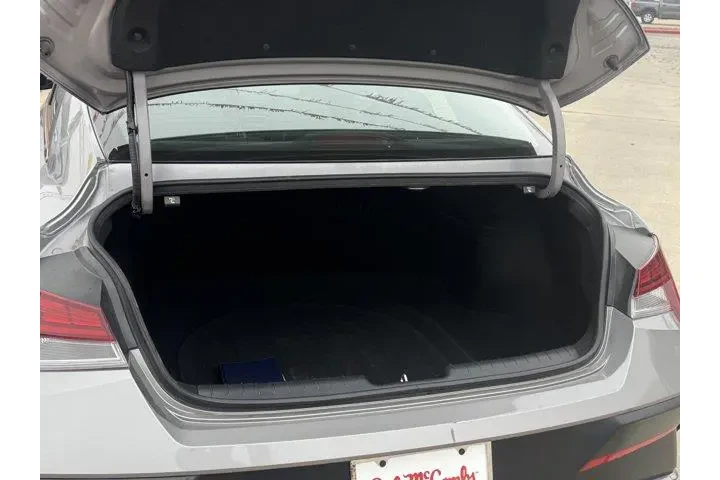 $23193 : Hyundai ELANTRA 2025 Limited image 8