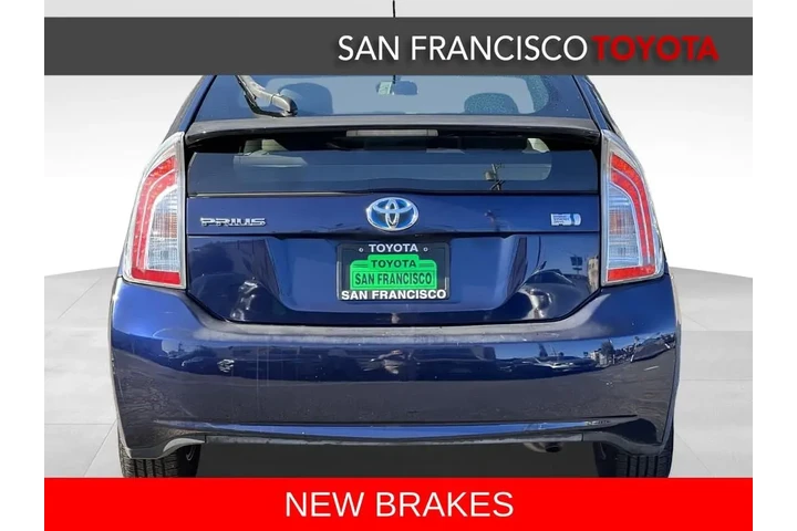 $11788 : 2014 Prius Two image 4