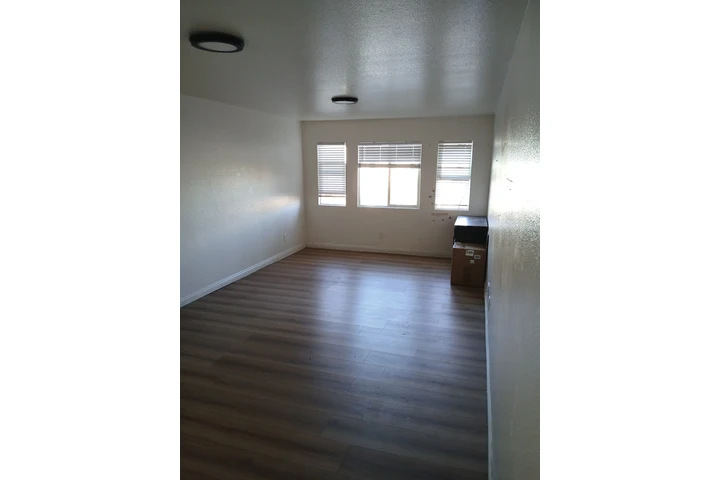 $1100 : Cuarto amplio en renta $ 1100 image 5