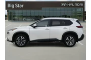 $22588 : Nissan Rogue 2023 SV 4dr Cro thumbnail