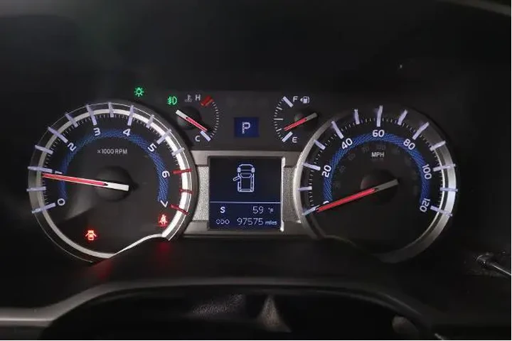 $30955 : Toyota 4Runner 2018 4x4 SR5 image 4