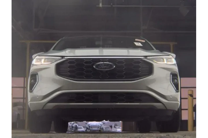 $25399 : Ford Escape 2023 AWD ST-Line image 4