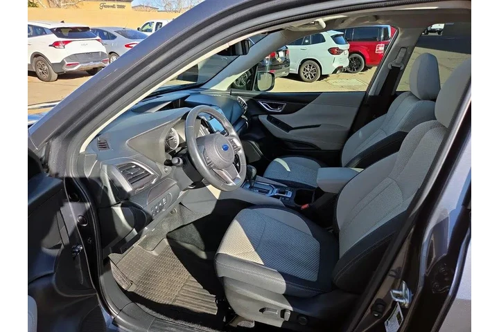 $26998 : Subaru Forester 2022 AWD Pre image 10