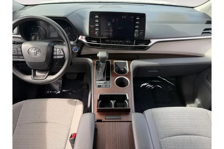 $39999 : Toyota Sienna 2023 LE 8-Pass image 10