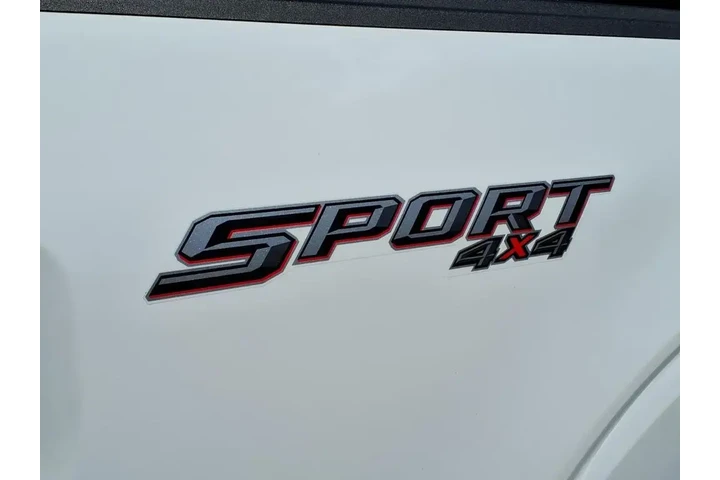 $32900 : Ford F-150 2022 4x4 XLT 4dr image 1