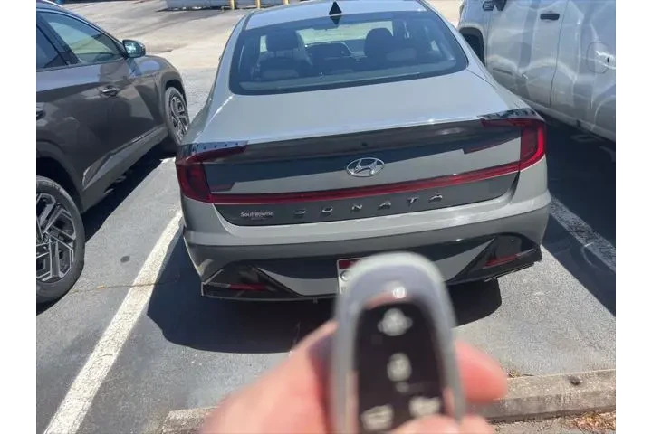 $22061 : Hyundai SONATA 2022 SEL 4dr image 4