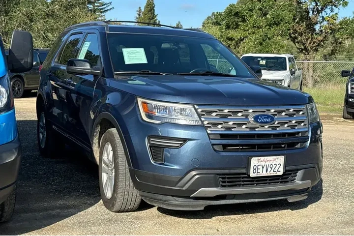 $17433 : Ford Explorer 2018 AWD XLT 4 image 2