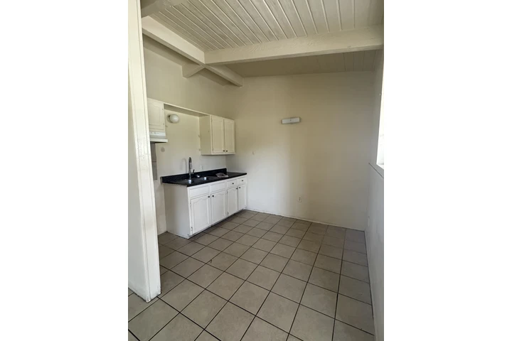 $1300 : Apt 1 rec 1 baño image 7