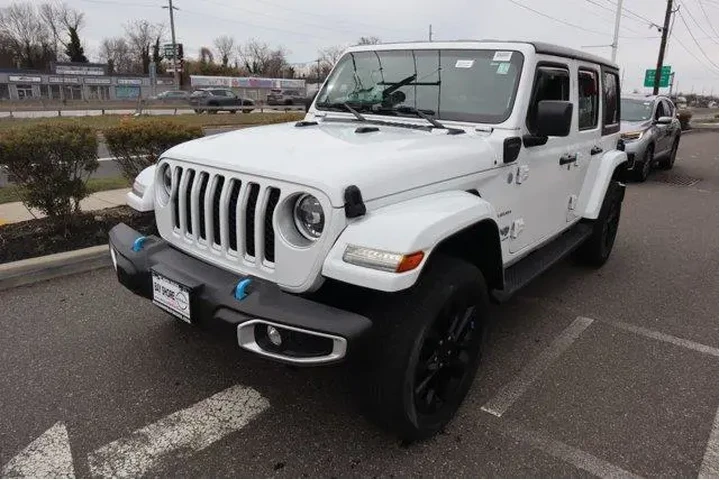 $26996 : Jeep Wrangler 2023 4x4 Sahar image 9