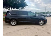 $22774 : Chrysler Pacifica 2024 Touri thumbnail