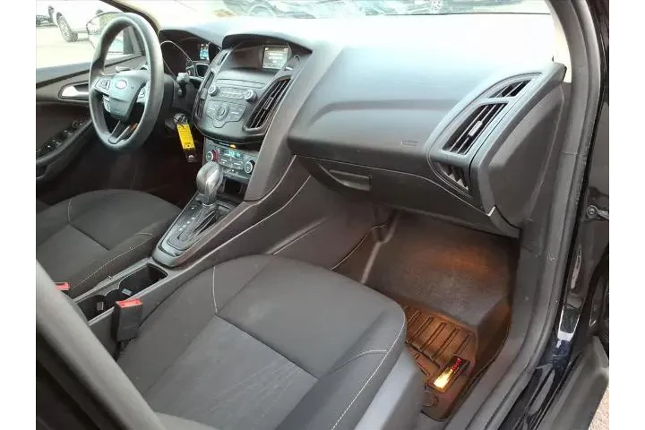 $9995 : Ford Focus 2018 SE 4dr Sedan image 9