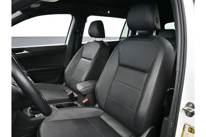 $15989 : Volkswagen Tiguan 2020 SE 4d image 10