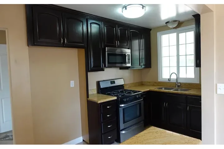 $2650 : Beautiful 3Bed House For Rent image 8