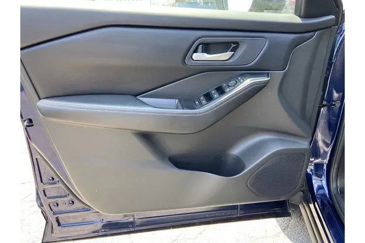 $19487 : Nissan Rogue 2025 AWD SV 4dr image 5