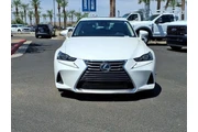 $25524 : Lexus IS 200t 2017 4dr Sedan thumbnail