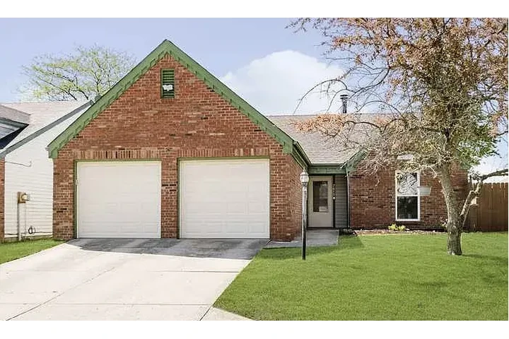 $1100 : HOUSE RENT IN INDIANAPOLIS image 2