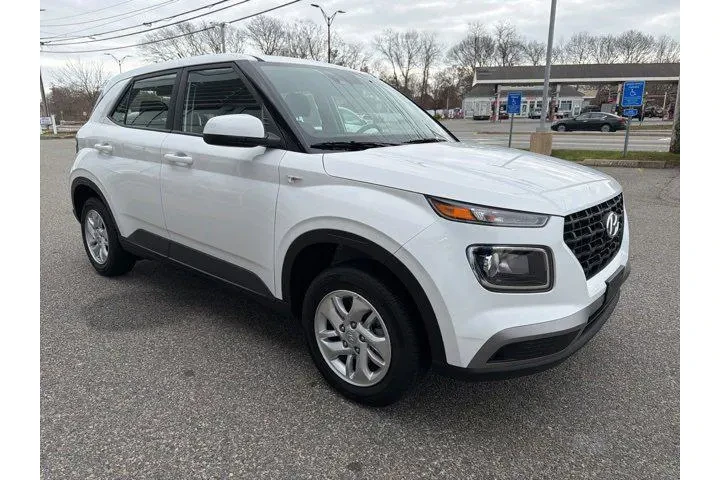 $20977 : Hyundai VENUE 2026 SE 4dr Cr image 3