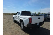 $33900 : Toyota Tacoma 2025 4x2 SR 4d thumbnail