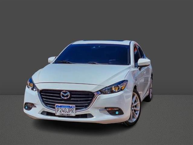 Mazda 3 Grand Touring image 3