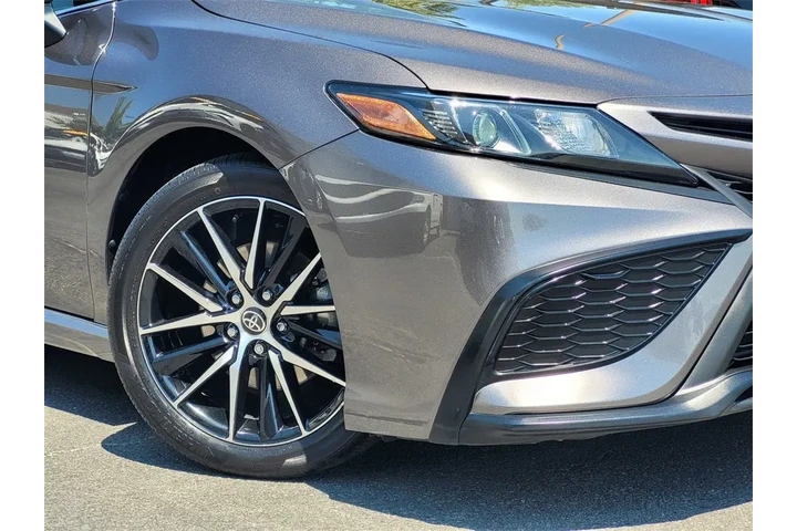 $25199 : Gold Certified2022 Camry SE image 4