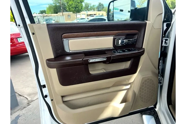 2017 RAM 2500 Laramie Mega Ca image 9