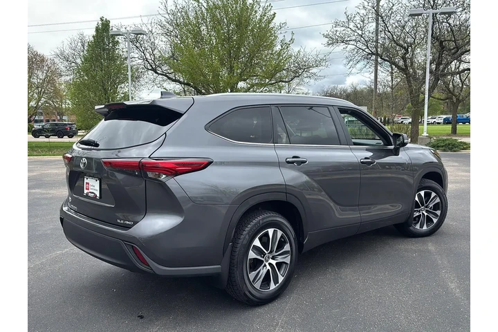 $37996 : 2023 Highlander XLE image 10