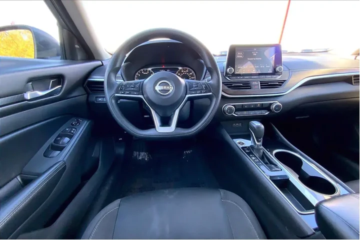 $17938 : Nissan Altima 2024 2.5 SV 4d image 5