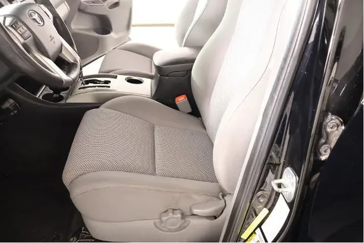 $15454 : Toyota Tacoma 2012 4x2 PreRu image 10