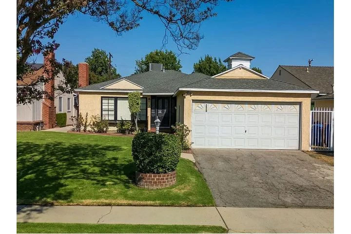 $2000 : 2 bedroom house in Vermont Ave image 1