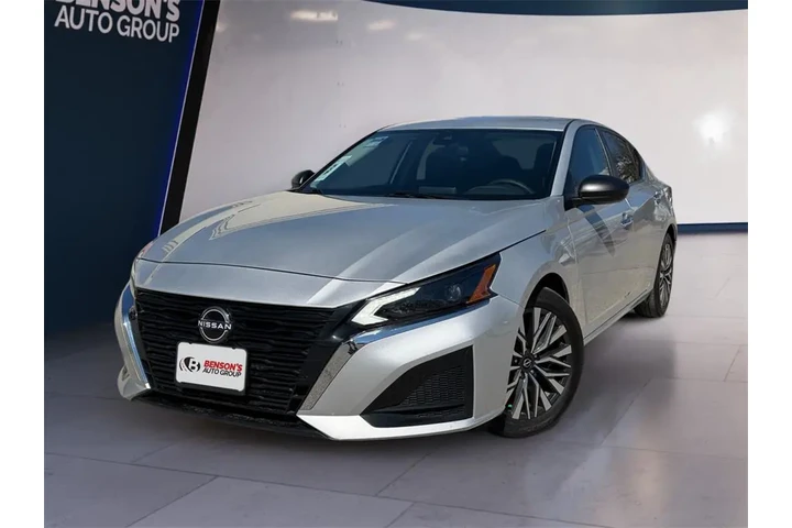 $19986 : Nissan Altima 2024 2.5 SV 4d image 1
