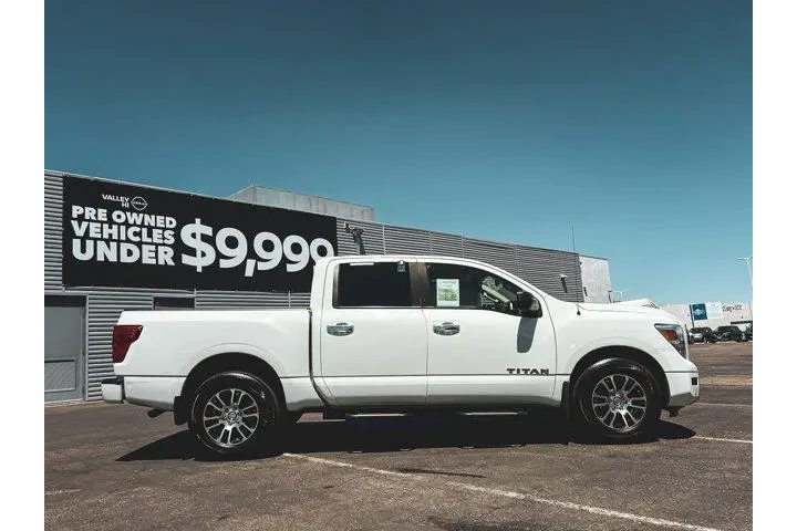 $28997 : Nissan Titan 2021 4x4 SV 4dr image 7