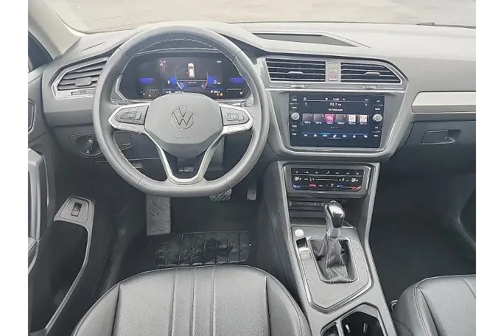 $20998 : Volkswagen Tiguan 2024 SE 4d image 6